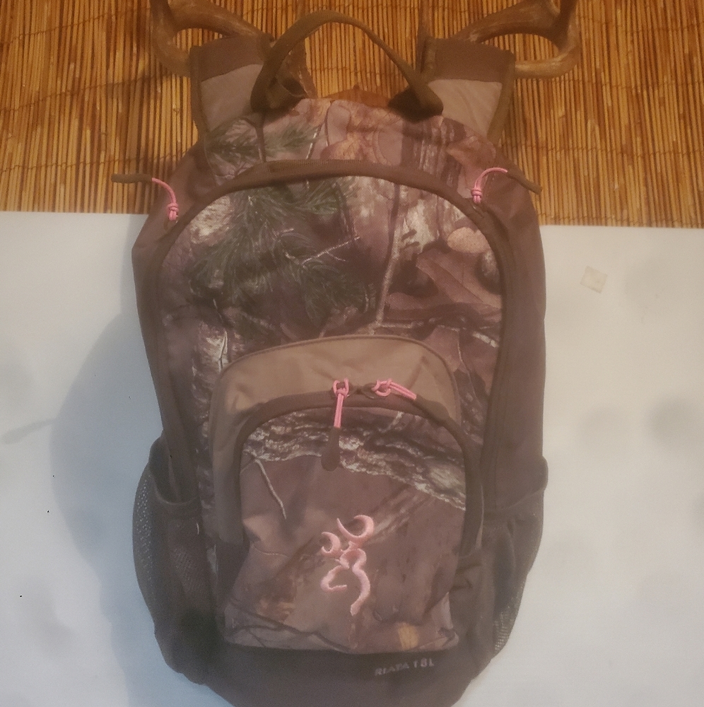 Browning woman's hunting backpack new w/o tags